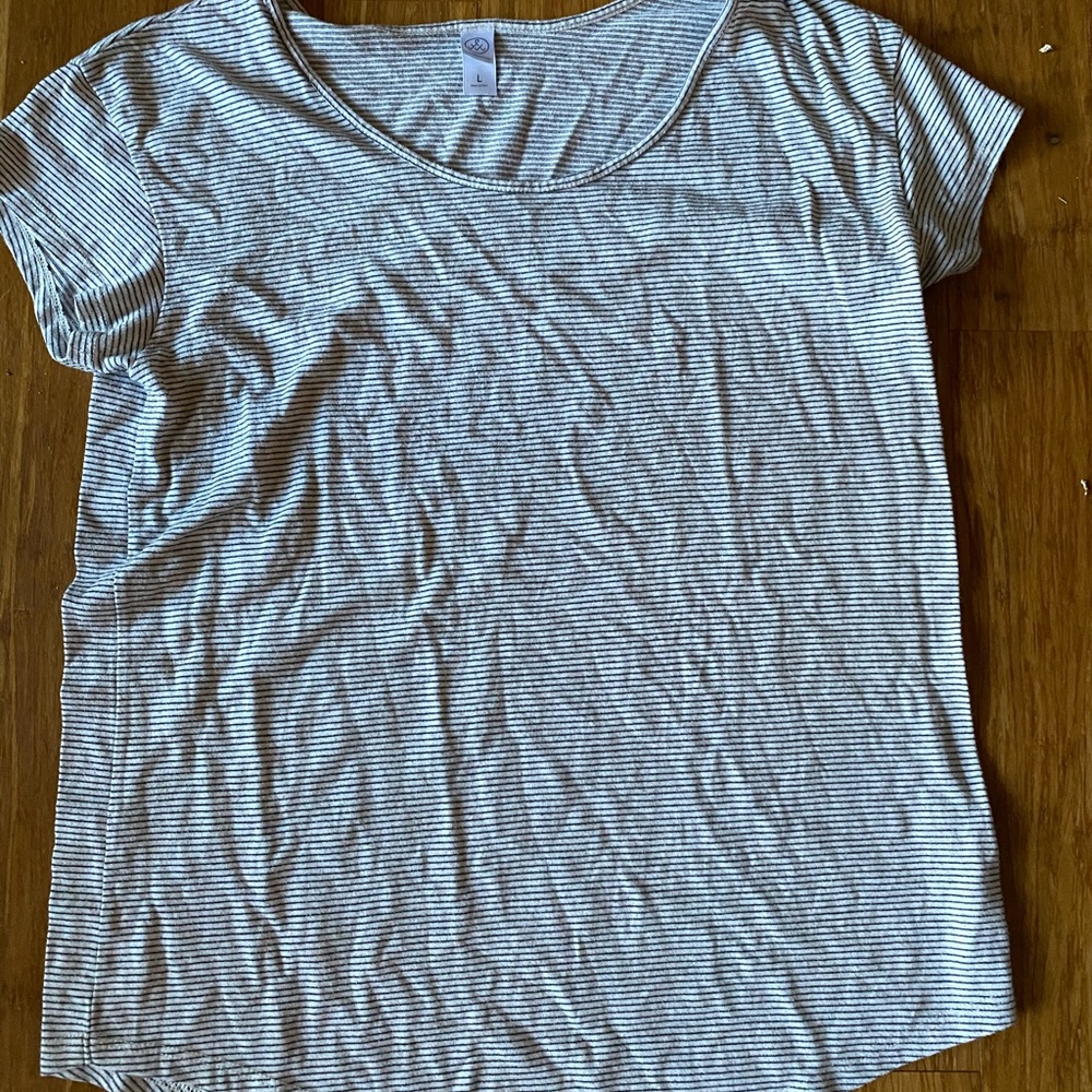 Black and white stripped tee